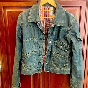 BUFFALO DAVID BITTON denim jacket .like NEW .medium. Trendy. With 4 pockets